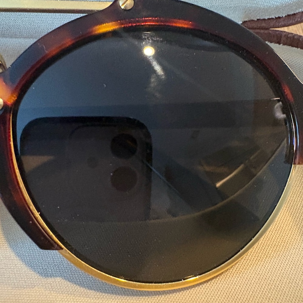 Illesteva Milan 2 Tortoiseshell Round Sunglasses. - Picture 2 of 11